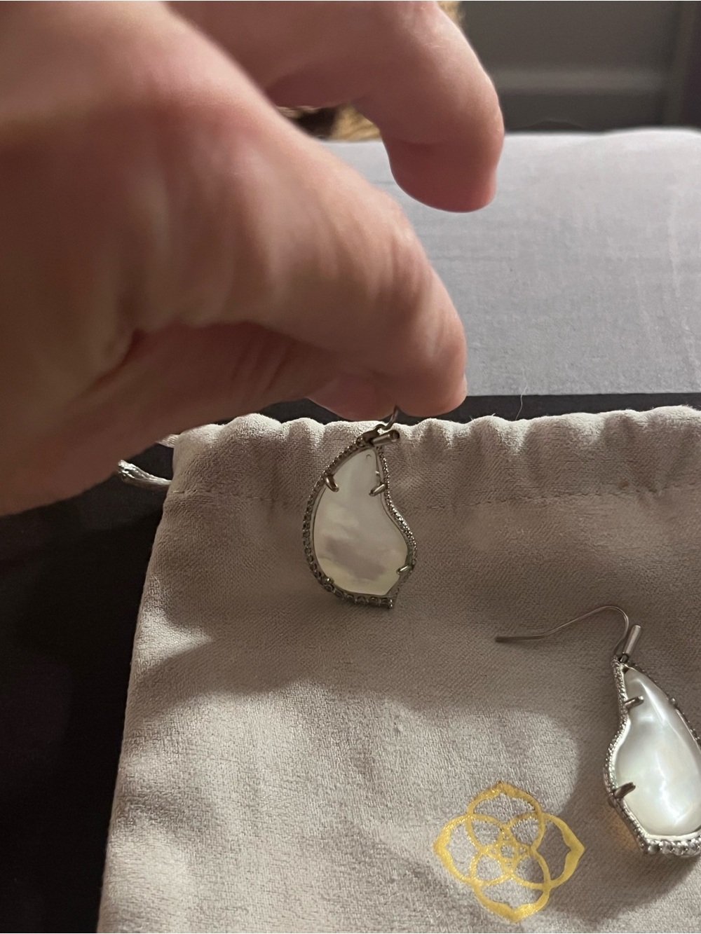 Kendra Scott white Teardrop Iridescent Drop Earrings - Picture 3 of 4